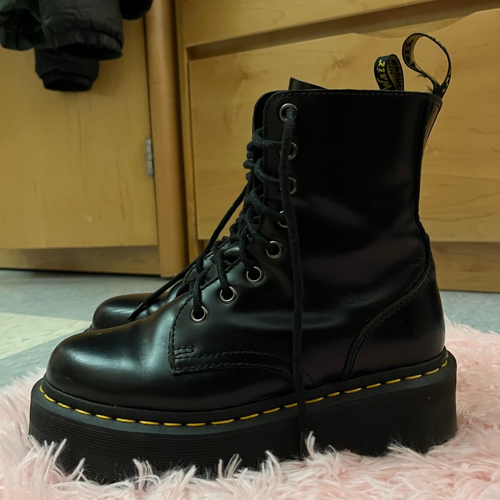 Dr. Martens Jason smooth leather platform boots size 6